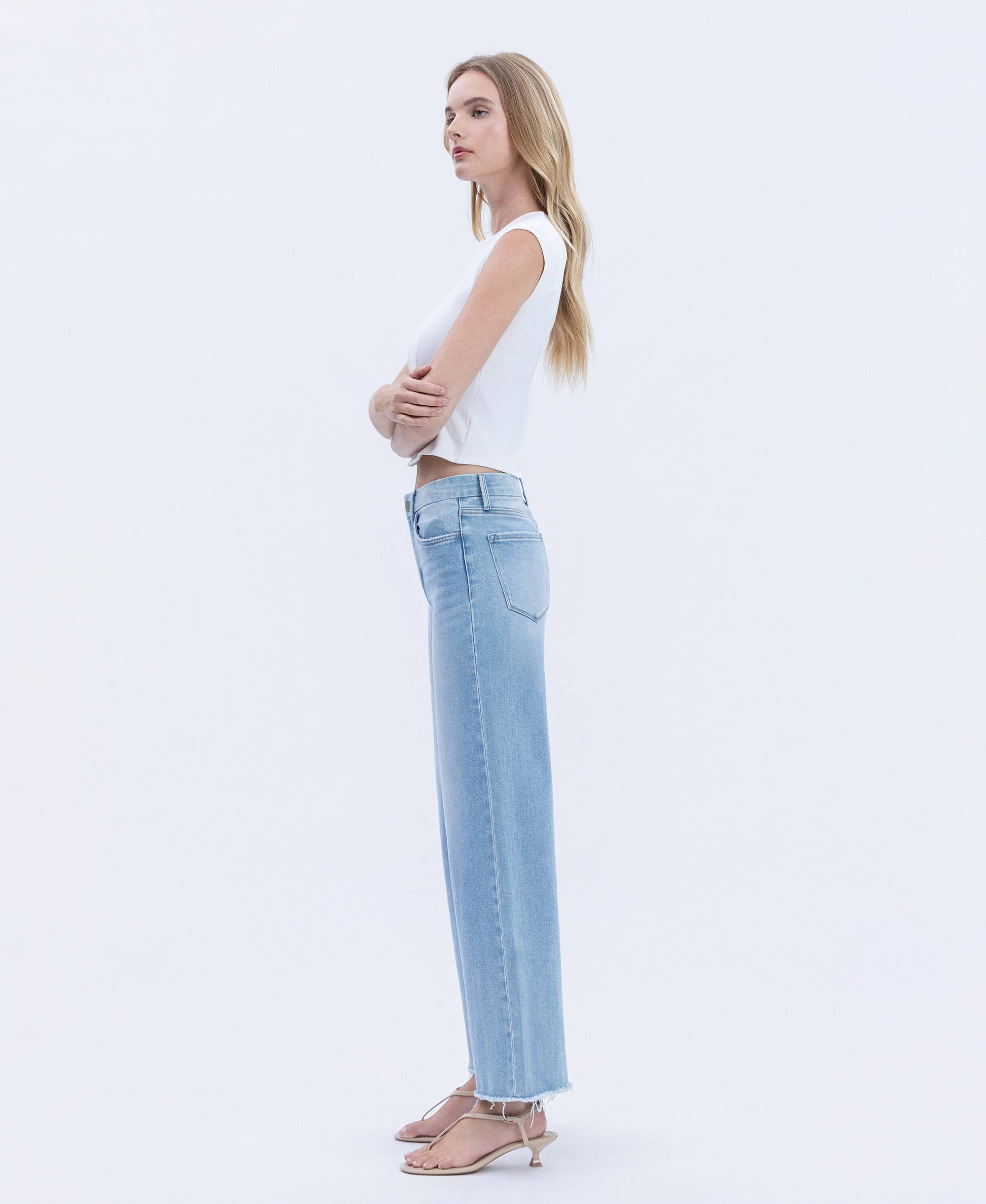 HIGH RISE RAW HEM WIDE LEG JEANS