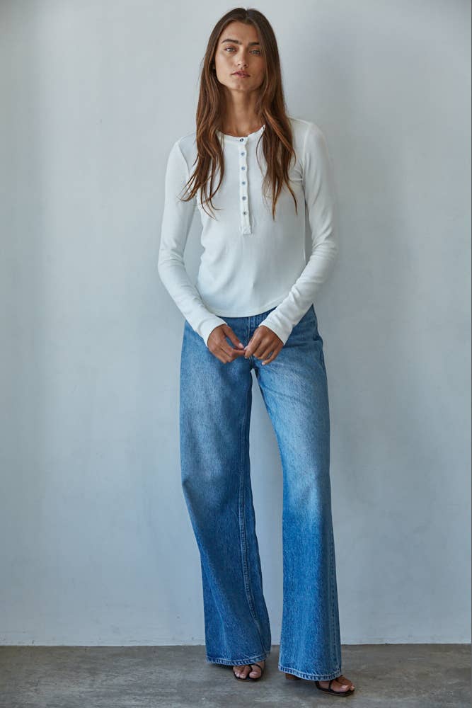 L8714 | Knit Ribbed Crew Neck Long Sleeve Half Button Up Top - elliparr
