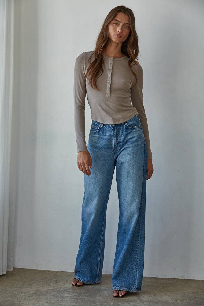 L8714 | Knit Ribbed Crew Neck Long Sleeve Half Button Up Top - elliparr