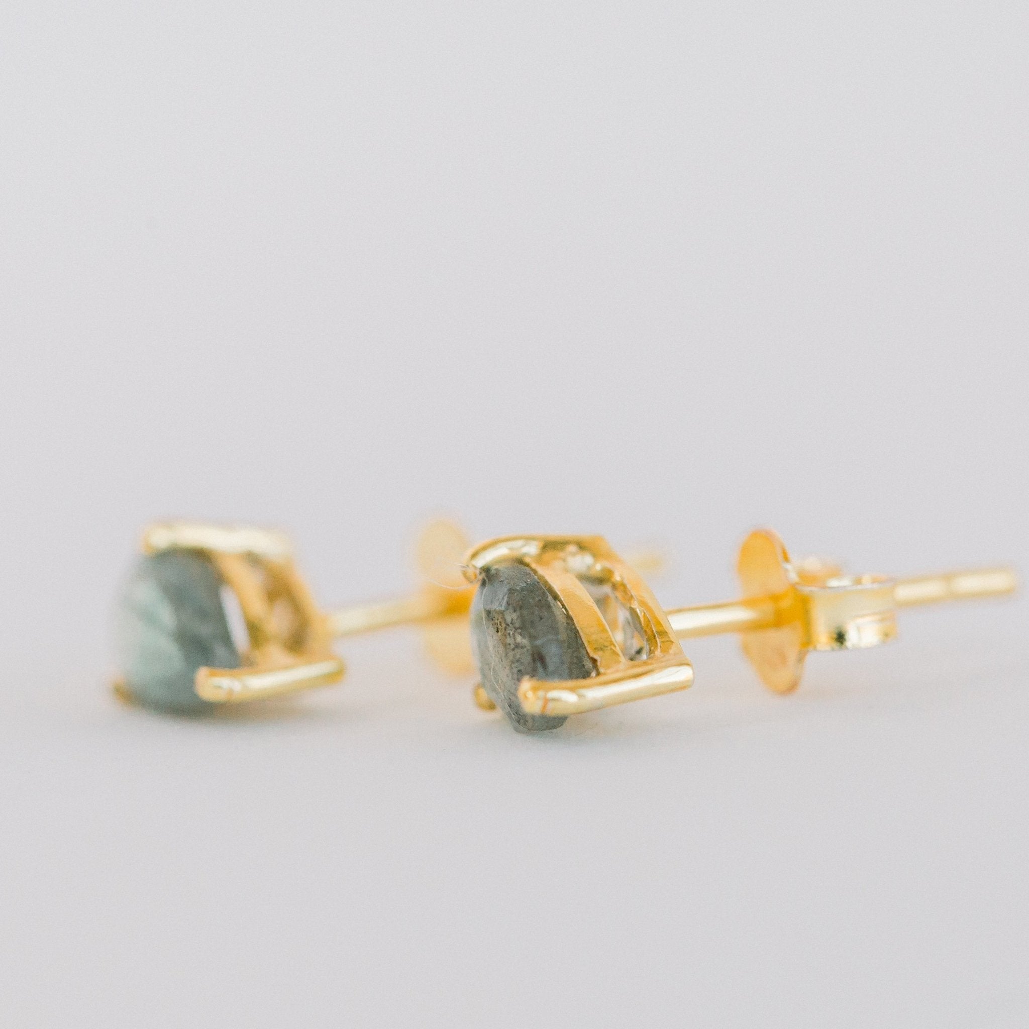Deco Mini Teardrop Studs | Labradorite - elliparr