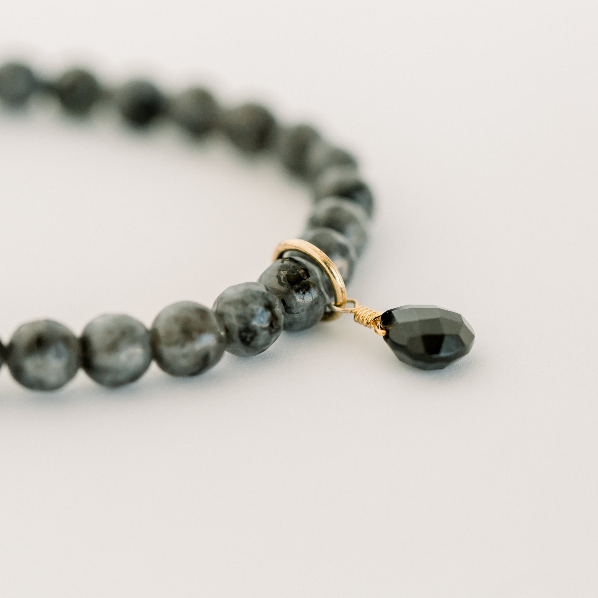 Royal Gemstone Beaded Bracelet | Black Labradorite - elliparr