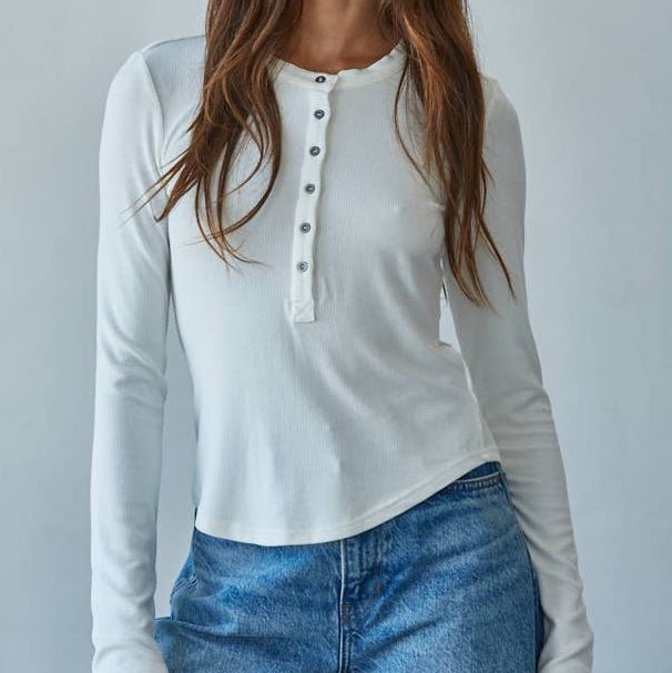 L8714 | Knit Ribbed Crew Neck Long Sleeve Half Button Up Top - elliparr