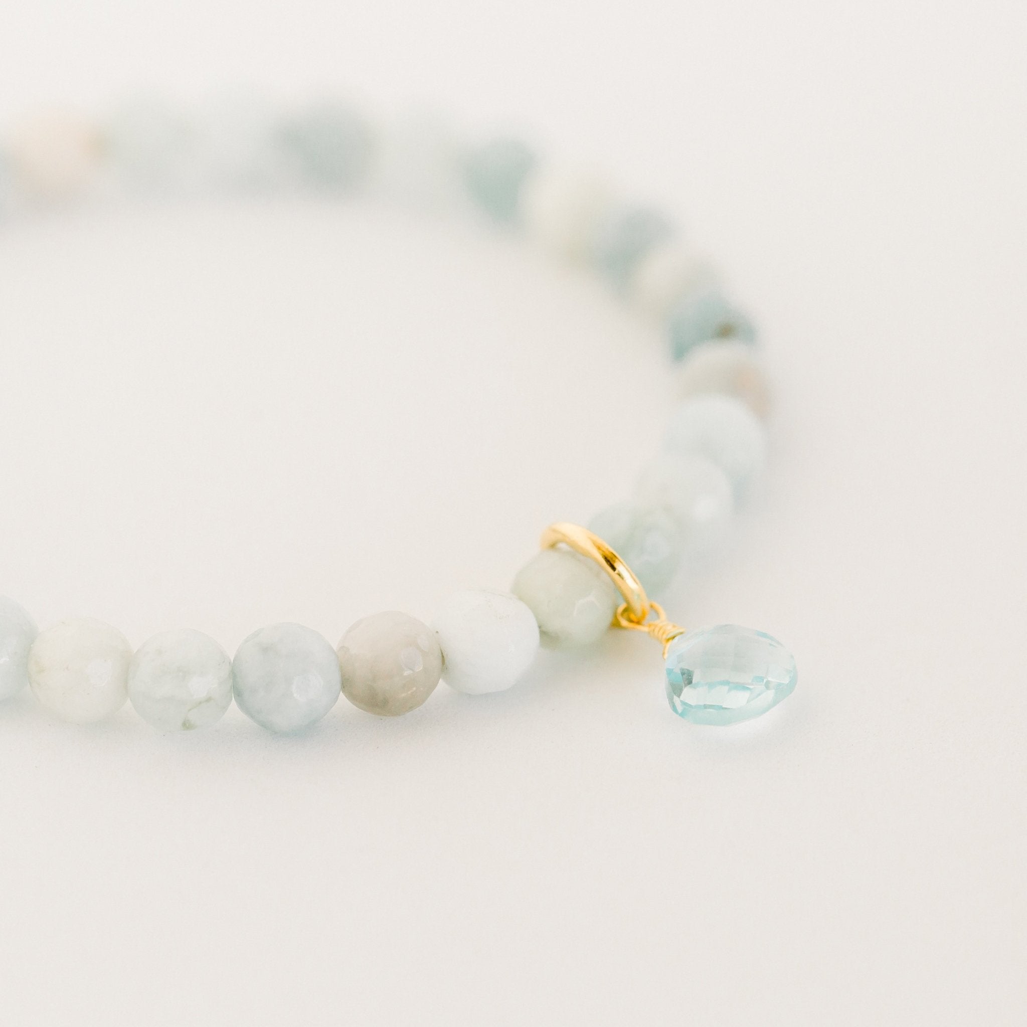 Royal Gemstone Beaded Bracelet | Aquamarine - elliparr